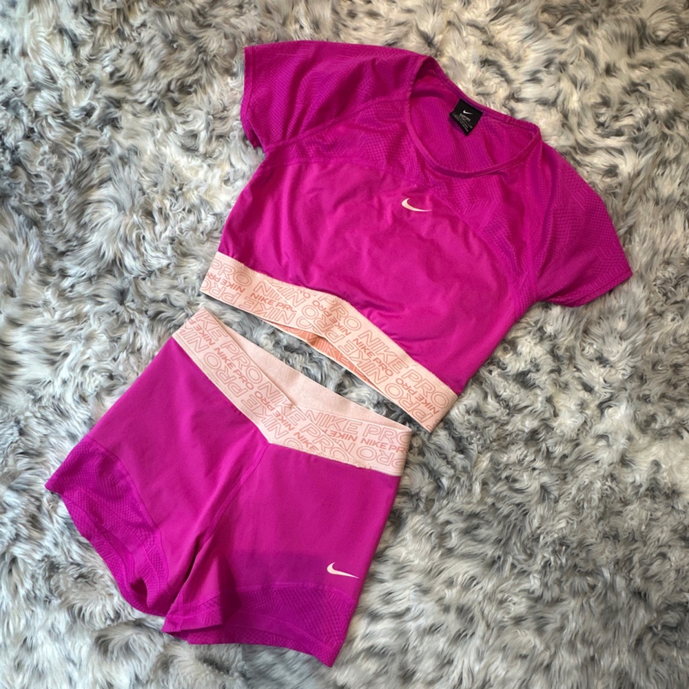 Nike Hot Pink Shorts & Top Workout Set size XS / Small Barbie gym set EUC girly